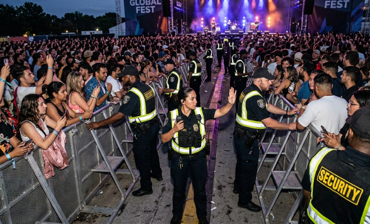 How Security Guards Manage Crowds at Events